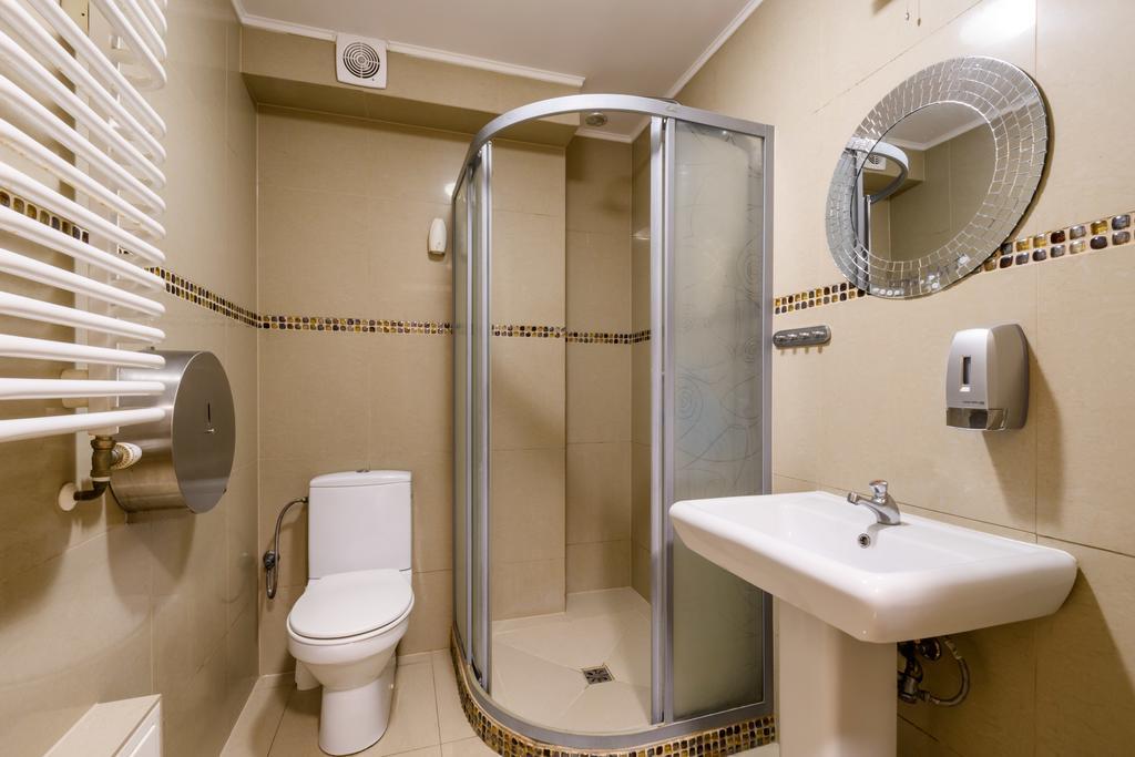 Hostel Krokodyl Varşova Dış mekan fotoğraf
