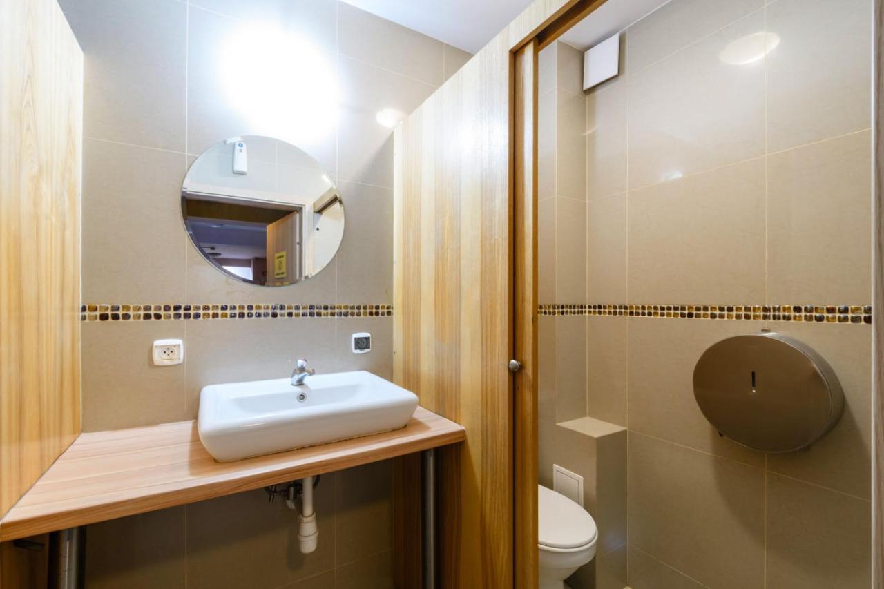 Hostel Krokodyl Varşova Dış mekan fotoğraf